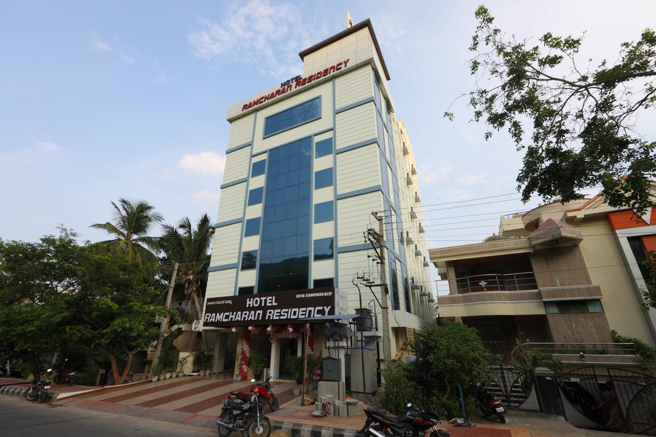 Oyo 15115 Hotel Ramcharan Residency Tirupati Exterior foto